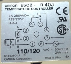 OMRON E5C2-R40J 110/120Vac Temperature Controller (New In Box)