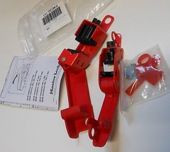 Master Lock Grip Tight Circuit Breaker Lockout Set 2CJK2