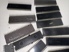 LOT of 25 EPROM IC MEMORY CHIPS – VARIOUS NAME BRANDS