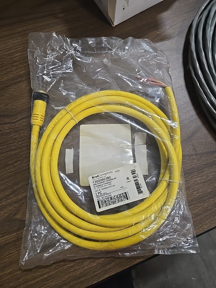 BRAD CONNECTIVITY CORD 1300060380 NEW