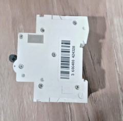 4PCS LOT- Schneider A9N61533 miniature circuit breaker-C60H -2poles -25A-C- NEW