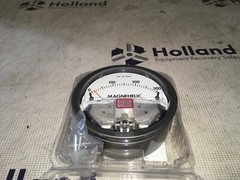 Dwyer pressure gauge, 2000-300MM, NOS, LG-2175