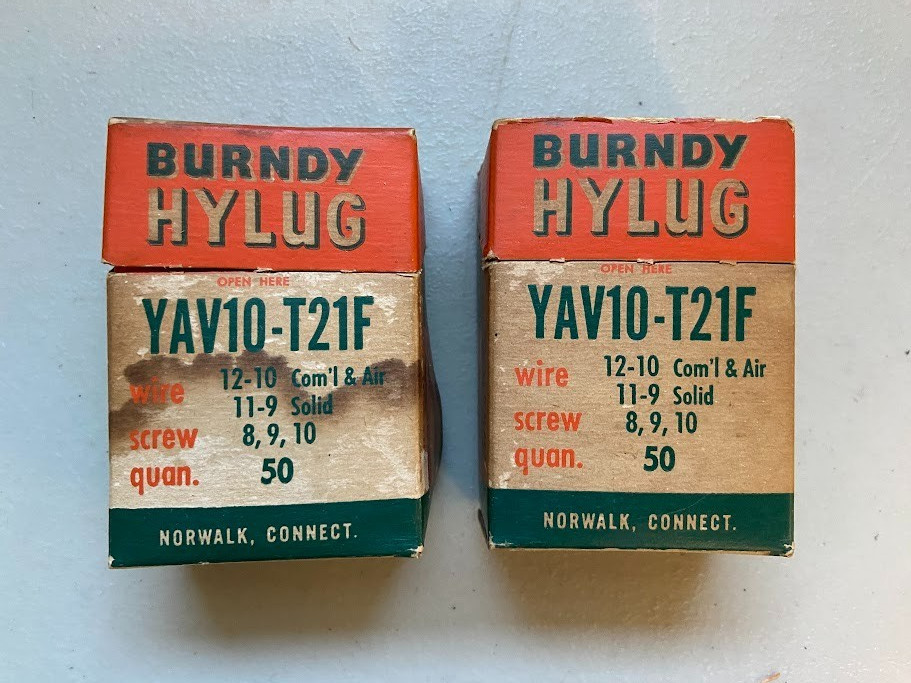 NOS Lot (63) Burndy Hylug YAV10-T21F 12-10 Wire Spade Crimp Connectors 8-10 Stud
