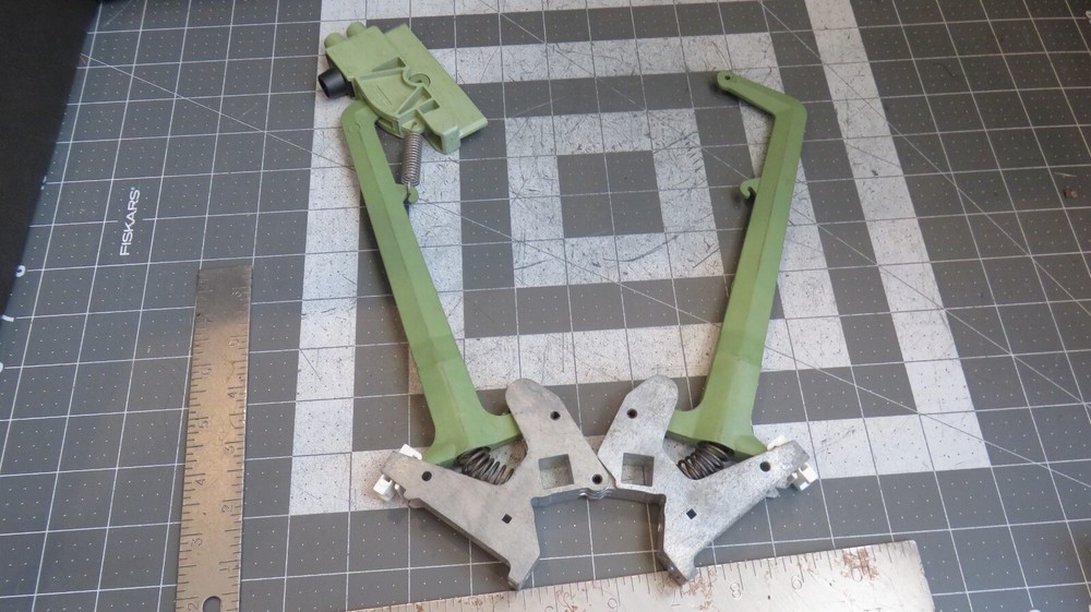 Conductix Wampfler 812 Series Double Current Collector 1P 2X80A 081209-2X Green