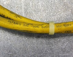 Cooper Crouse-Hinds 5000118-507SE 300V 3A Cable Splitter 18AWG Lot of Three (3)