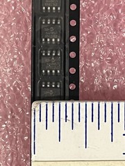 25LC040-I/SN SERIAL EEPROM 4KBIT 2MHZ 8 PIN SOIC MICROCHIP (LOT OF 5)