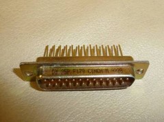 Cinch DB 25P F179 M 9228 25-Pin Connector New
