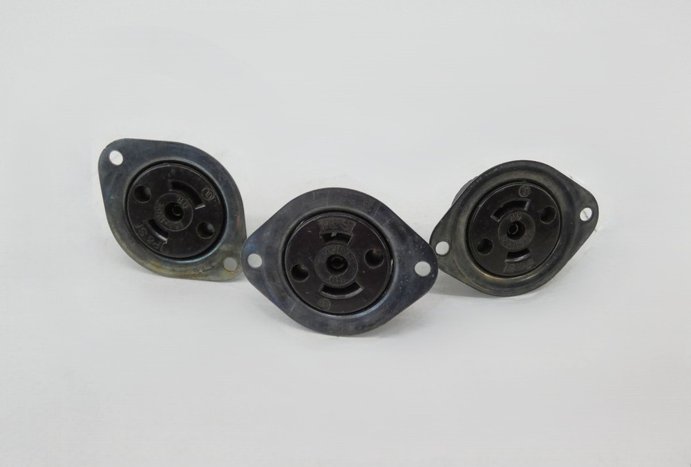 *Lot of 3* Pass & Seymour Locking Flange Receptacle 15A 125V P & S