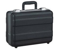 141106PR – PLATT LUGGAGE – HEAVY-DUTY POLYETHYLENE CASE WITH PARALLEL RIB PATTER