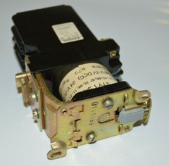 SIEMENS Hilfsschutz 3TA63 07-4BB Industrial Relay Contactor 24V, 6NO + 2NC MAAG
