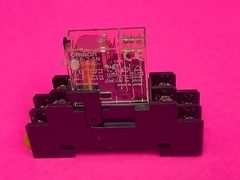 Allen Bradley 700-HK32Z24-4, 700-HK36A1, 700-HN121/2 &Omron G2R-2-SN [Lot of 4]