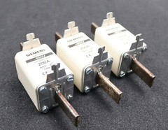 SIEMENS 3x NH2 Fuse Block 200A 690VAC 3NA3240-6 Unused