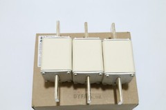 EATON Lot of 3 170M5812D Bussmann Square Body Fuse discolored ELEC-I-3078=9B48