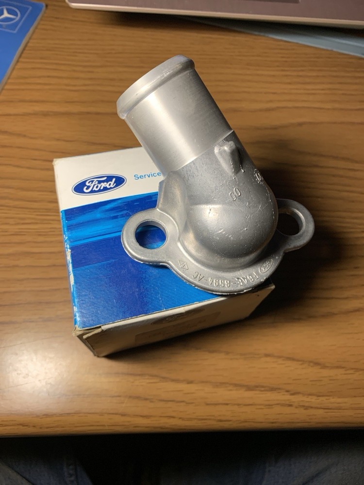 Ford F6AE-8594-AC F6AE8594AC Thermostat Housing New