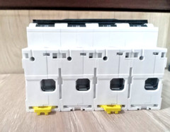 1PC A9N18376 SCHNEIDER CIRCUIT BREAKER Acti9 C120N MCB 4P C 125A 10000A 415V NEW
