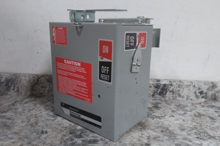 GE SB45EBG 240VAC 50 Amps 3 Poles 3 Phase Bus Plug