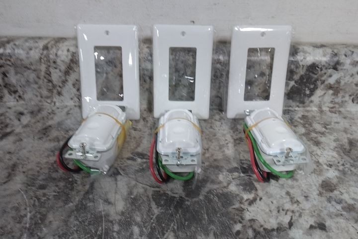Hubbell Wiring Device-Kellems WS1001W 3 Pk 120VAC Vacancy Sensor (BW)