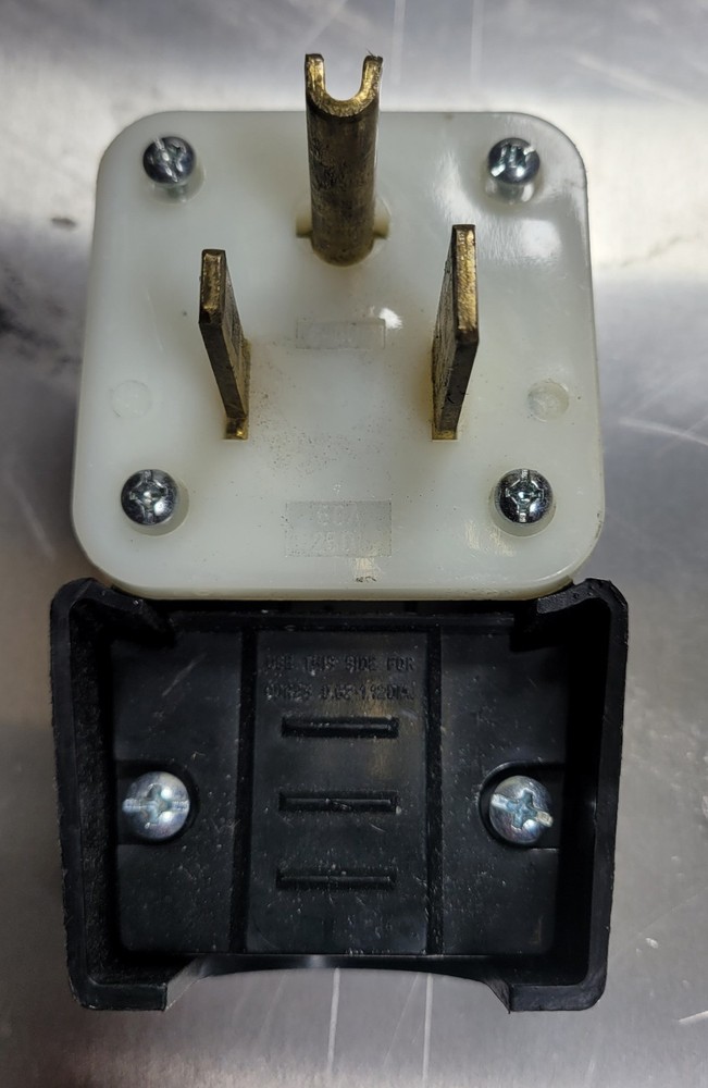 Leviton 9650-P 2P Angle Plug 6-50P