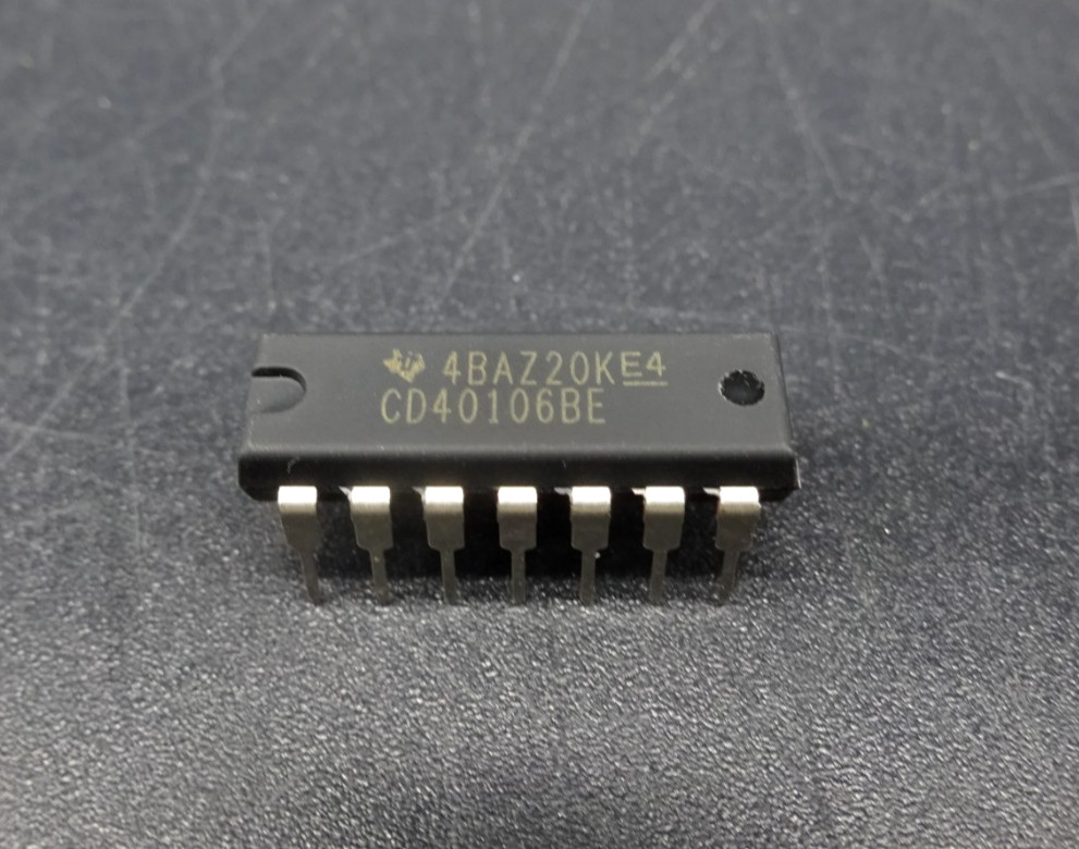 10 Pcs Texas Instruments CD40106BE CD40106 Hex Schmitt Trigger IC’s