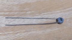 2 Stück EPCOS NTC Widerstand Thermistor 0,45 Watt 220kΩ 10% RM5