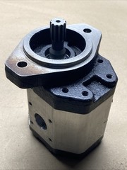 22.5 CC GEAR PUMP RIGHT WITH 13T SPLINE SHAFT