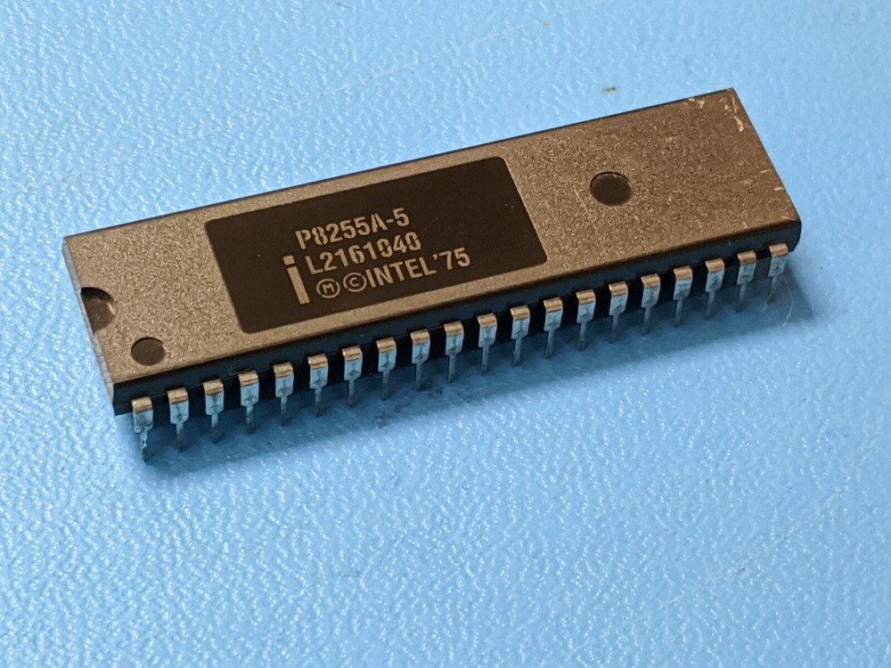 IC P8255A-5 Programmable Peripheral Interface I/O Port 24 I/O NMOS PDIP40, 1 Pc