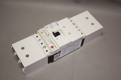 EATON/MOELLER 20A CIRCUIT BREAKER WITH TRIP UNIT NZMB1-A