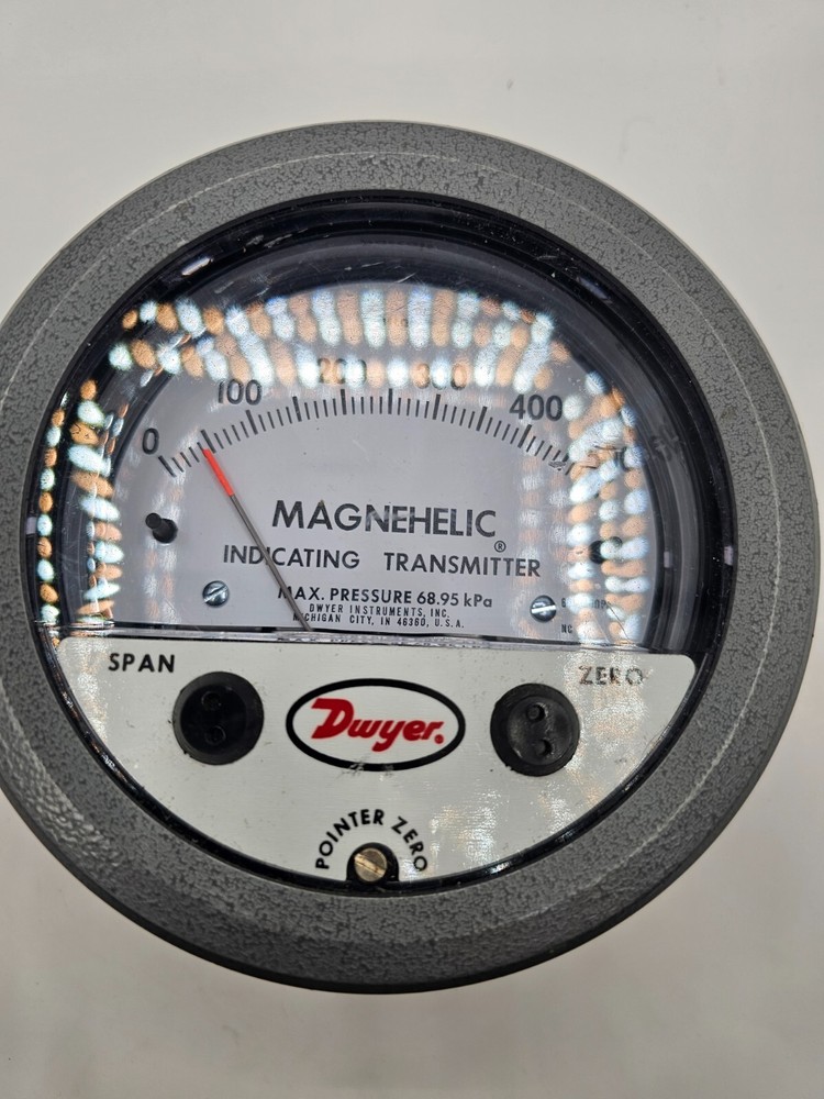 Dwyer Magnehelic Differential Indicating Transmitter (0-500 Pa) 605-500PA