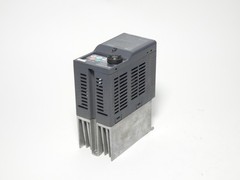 Mitsubishi FR-D720S-042-NA Drive Inverter 4.2A 200-240V 3PH D700