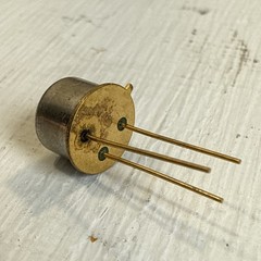 NEW Motorola 2N5681 Si Npn Transistor 100V 1A 1W 230MHZ 3 Pin Gold Pins NNB