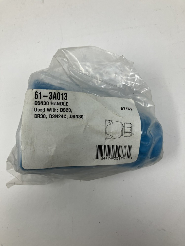 New Meltric 61-3A013 Blue Poly Handle, 3/4″ NPT, 0.39 to 1.18″ Cable Range