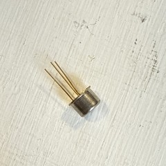 NEW Motorola 2N5681 Si Npn Transistor 100V 1A 1W 230MHZ 3 Pin Gold Pins NNB