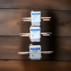 Mersen Ferraz Protistor Semiconductor Fuse Z300034 700V AC 550A Lot of 3 !