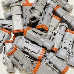 10PCS NEW FIT FOR Connector connector DT06-2S-E008