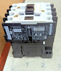 Allen-Bradley 100-A09ND3 Series B Contactor (Gray) WORKING PULL [B9B4]