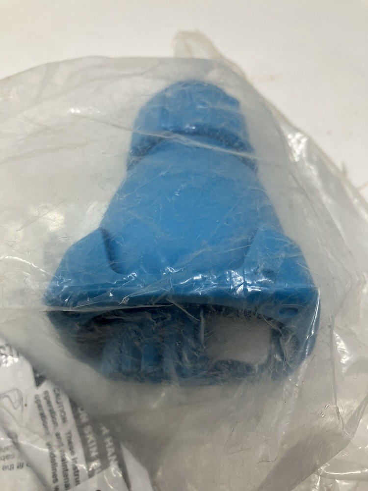 New Meltric 61-3A013 Blue Poly Handle 3/4″ NPT, 0.39 to 1.18 IN Cable, Bagged