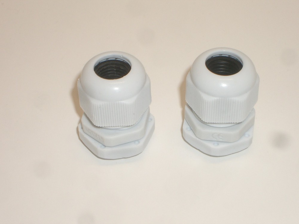 MPJ 31510HD 0.43″ WATER RESISTANT CABLE GROMMET GLAND FEED-THROUGH RG-8 COAX 2PC