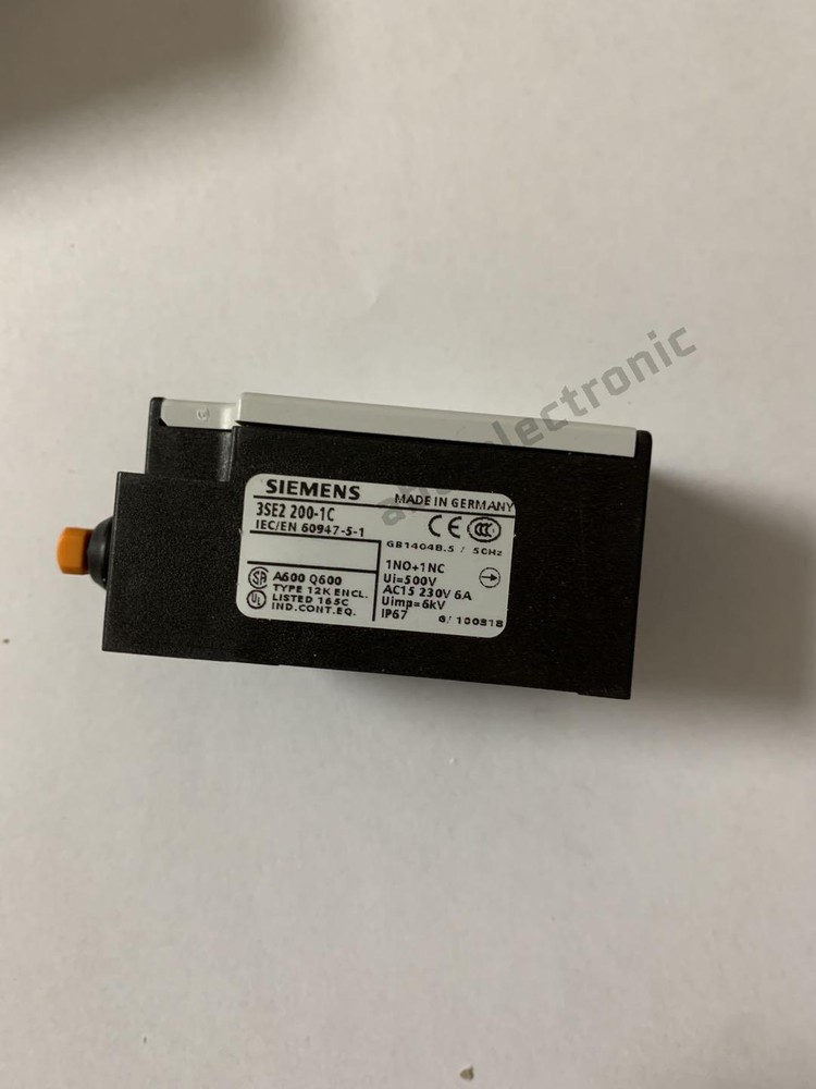 1PCS 3SE2200-1C Limit switch NEW SIEMENS