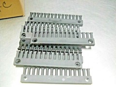 qty 10 – igus Tiewrap Plates 3150.Z8 Series 3000 E Chain New 15 Teeth