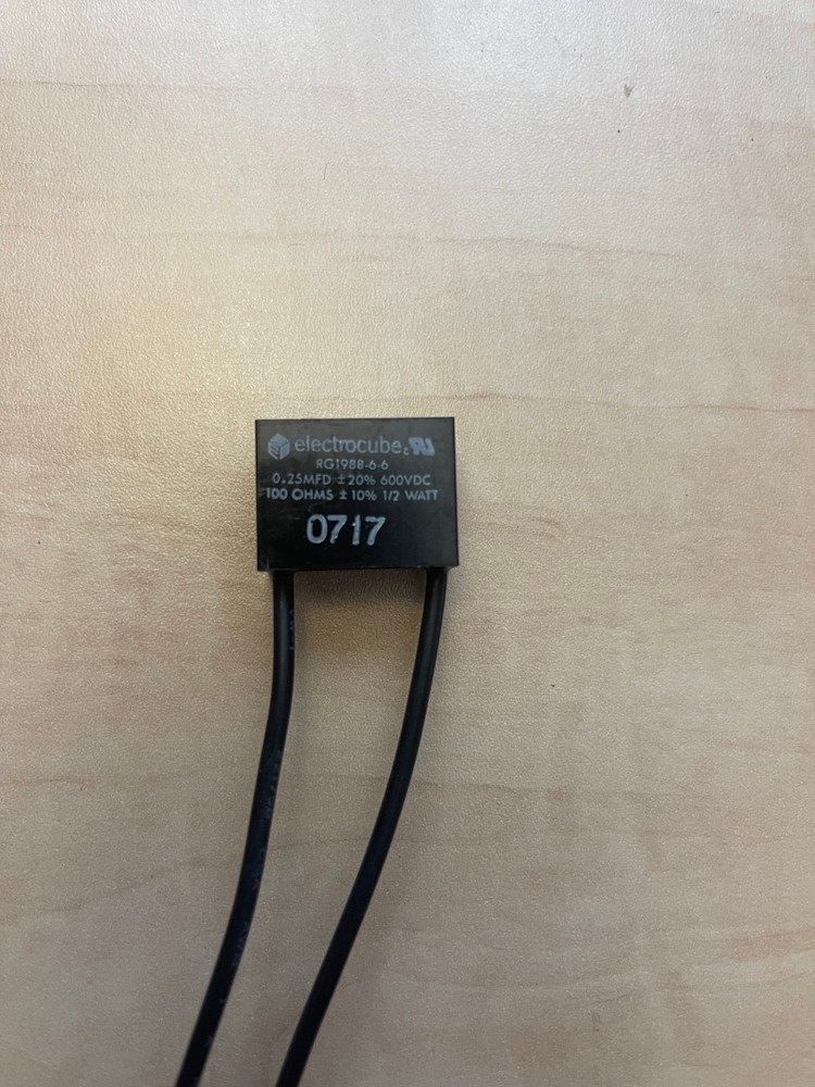 Electrocube RG1988-6-6, Surge Suppressor, 0.25MFD, 600VDC, 100Ohms, 1/2 W (New)