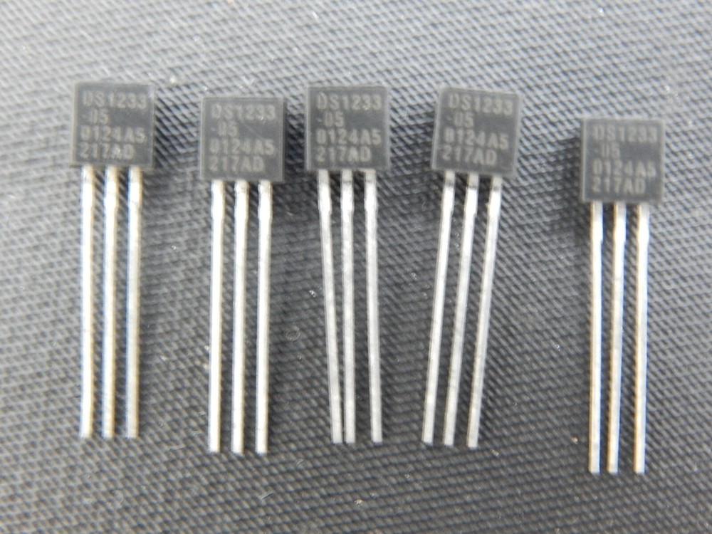 DALLAS DS1233-5 Processor Supervisor 5V TO-92 – LOT OF 5 PIECES – FAST SHIPPING