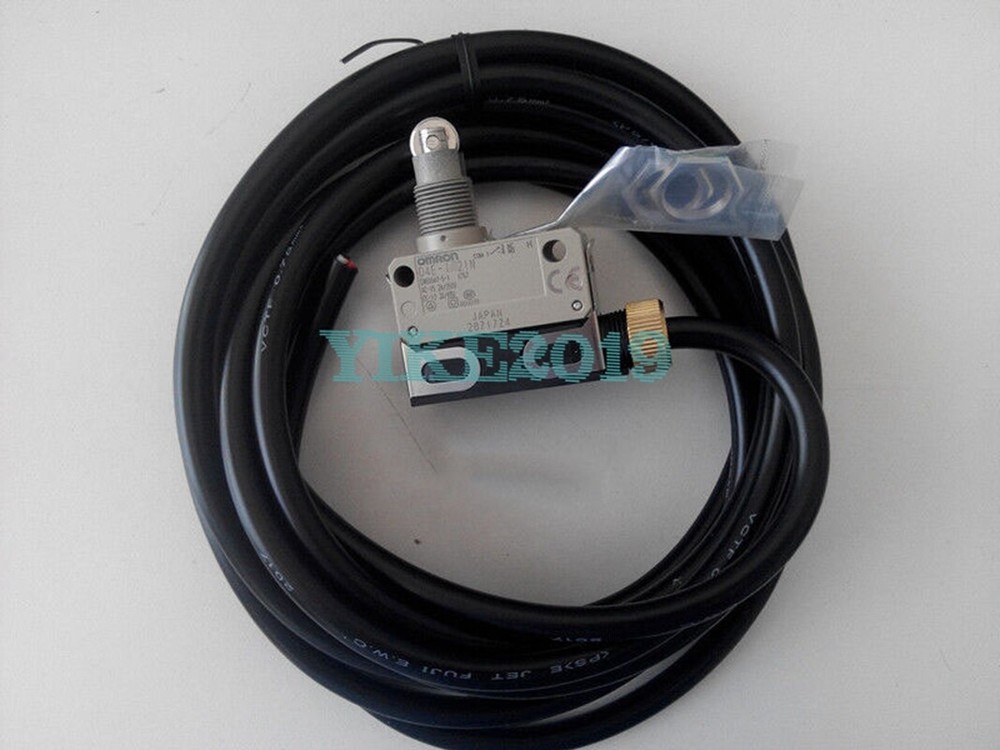 1PC NEW for Omron travel limit switch D4E-1G21N