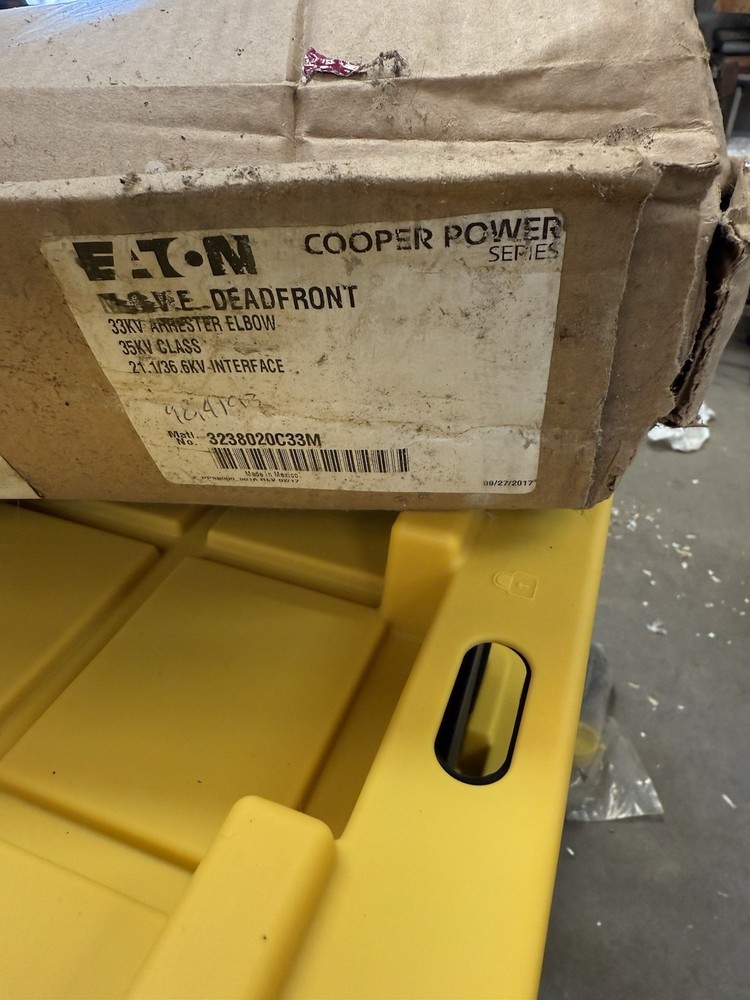 Eaton Cooper Power Series M.O.V.E. Deadfront 33kv Arrester Elbow 3238018C18M