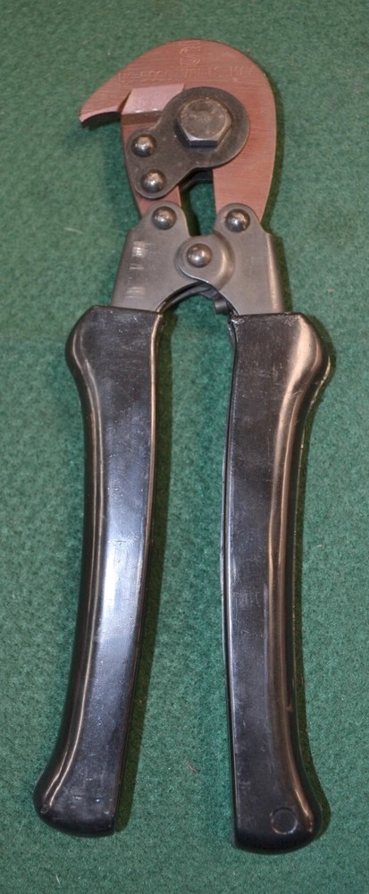 US 5000-VOLTS MAX PLIER CABLE WIRE CUTTER