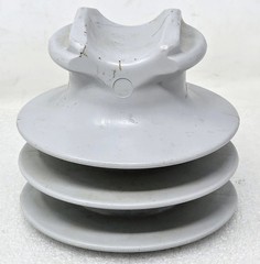 HW&C Corp HPI15 Tie Top Pin Polyethylene Insulator Saddle Topper
