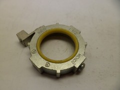RACO 1-1/2″ CONDUIT GROUNDING CONNECTOR NUT W/ LUG YELLOW LOT OF 2 FITTINGS NOS