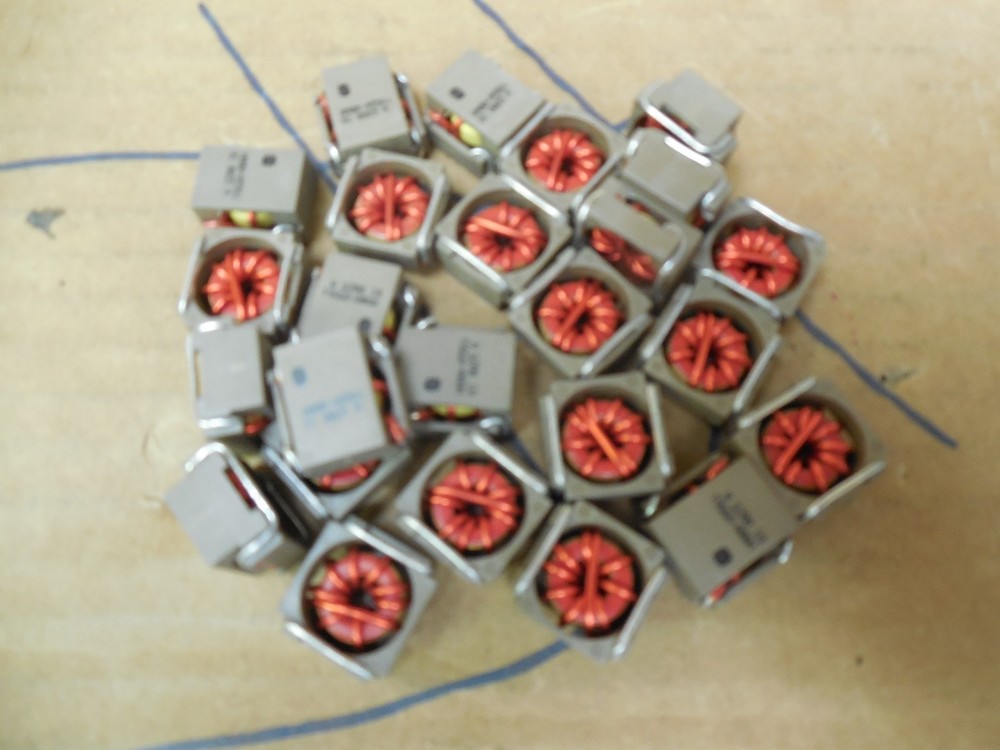 Malaysia Semiconductor HM00-95561 HM0095561 Lot of 25 New