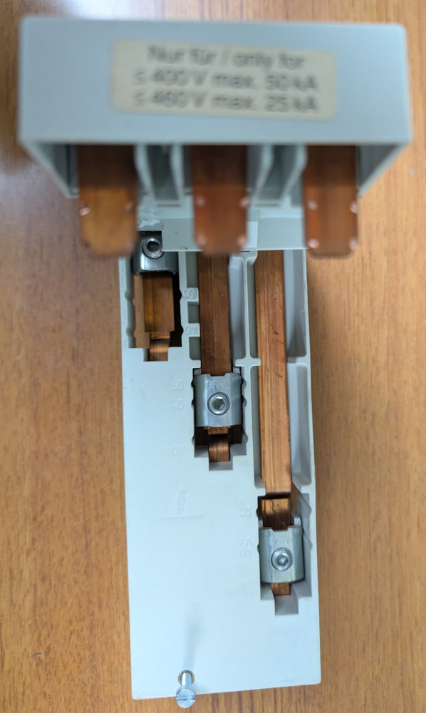 Siemens Sentron 8US1 111-4SM00 Busbar Adapter Used