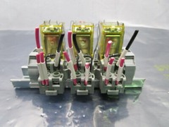 3 Idec RH2B-ULC Cube Relay w/ SH2B-05C Relay Socket, 101138