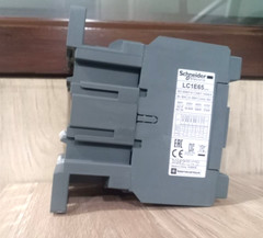 1PC-Schneider LC1E65M7 EasyPact TVS contactor 3P-AC-3= 440V 65A- 220V-NEW